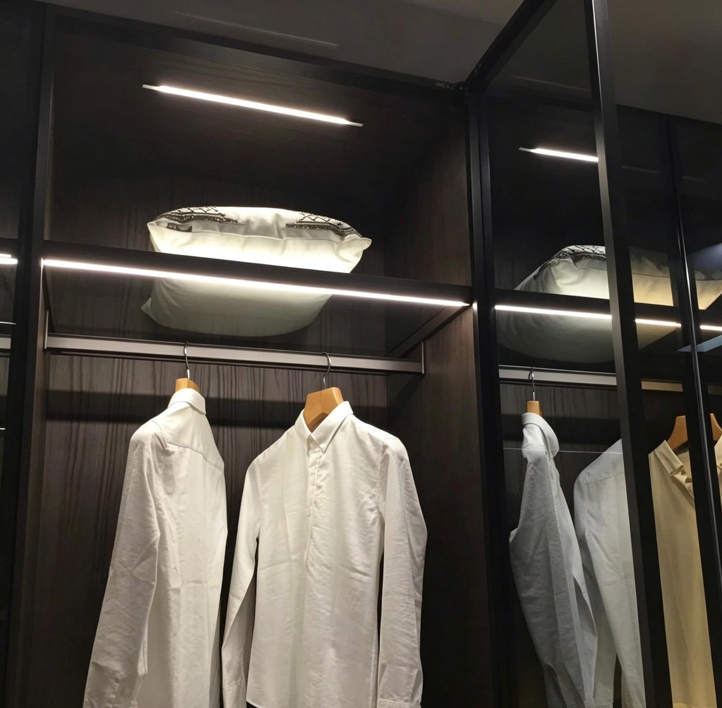 Italy L&S Burano 863mm Frame Glass with LED Light & Hanging bar for clothes -30%😍